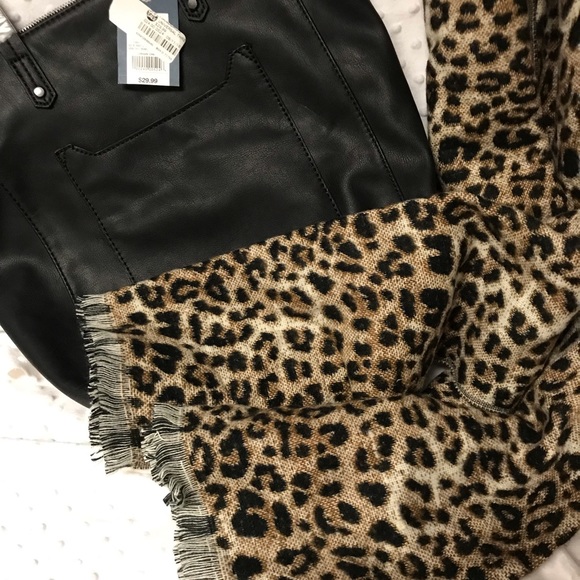 Blanket Scarf New /animal print - Picture 2 of 2